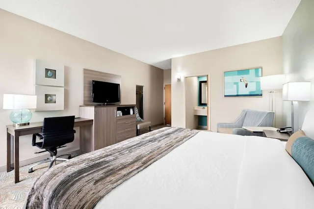 غرفة قياسية بسرير كينج، Best Western Intracoastal Inn 3/7