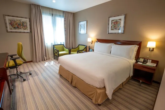 غرفة قياسية بسرير كوين، هوليداي إن - العليا(Holiday Inn Olaya) 2/2