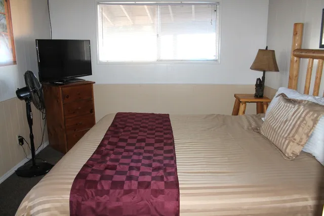 1 Bedroom, Family, Chalet, Futon Bed, King Bed, Kitchen, Fireside Lodge 1/2