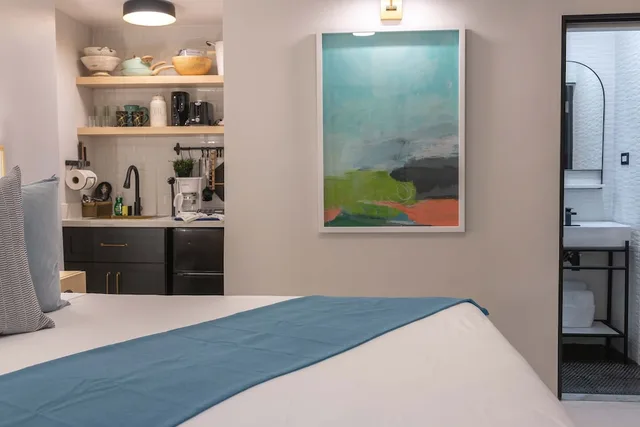 Signature Cottage One Queen, Travellers Beach Resort 2/5