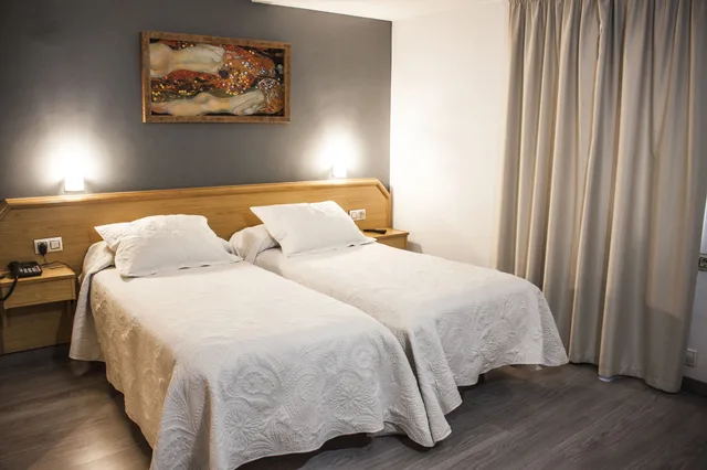 غرفة قياسية بسرير مزدوج، Nest Style Santiago 7/10
