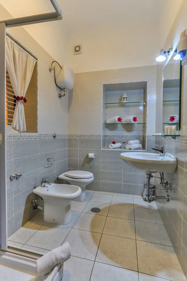 غرفة ثلاثية، Hotel del Sole Pompei 3/3