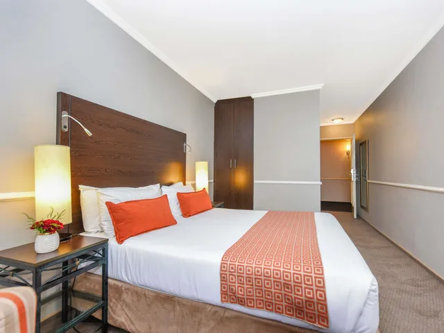 Room, Double Bed, Mercure Johannesburg Midrand 4/4