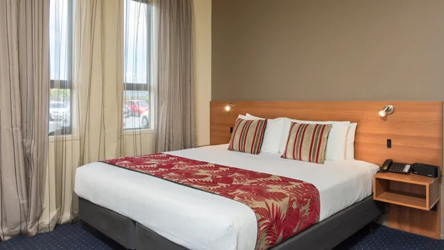 غرفة قياسية بسرير كينج، Heartland Hotel Auckland Airport 3/6