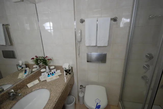 غرفة قياسية، Class Hotel 6/9