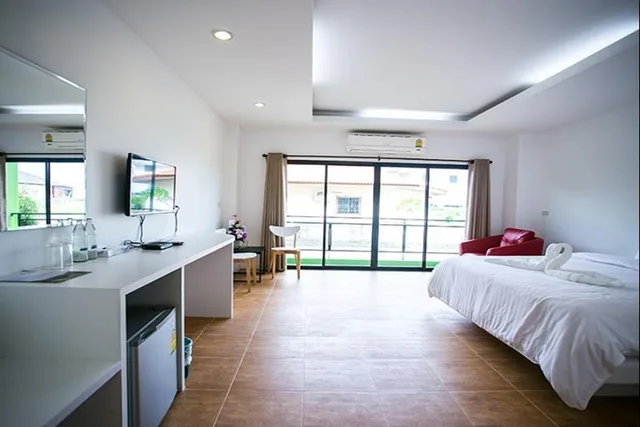 Deluxe, Double Bed, The Season Airport Udonthani 1/10