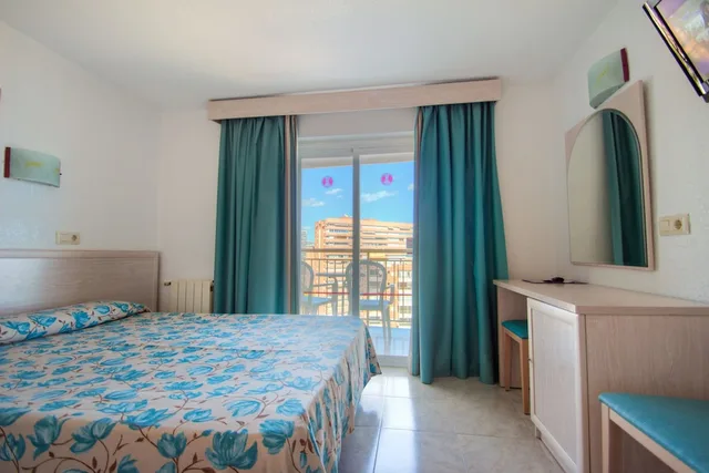 Room, Twin Beds, City View, Terrace, Servigroup Torre Dorada 3/10