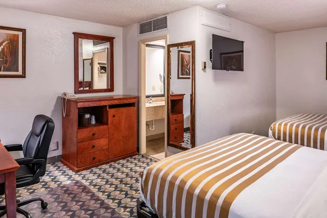 غرفة بسريرين كوين لذوي الإعاقة، Best Western Vista Inn At The Airport 2/3