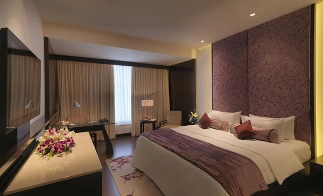 جناح بسرير كينج بحوض استحمام، Royal Orchid Jaipur 5/10