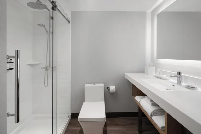 غرفة بسرير كينج لذوي الإعاقة، AC Hotel by Marriott Park City 2/2