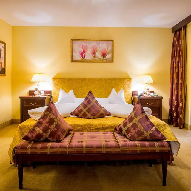 Royal, River, Suite, King Bed, Mountain View, Balcony، Grandhotel Lienz 5/8