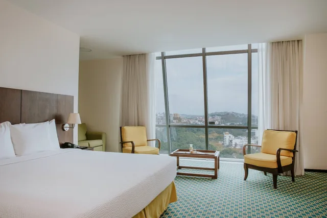 جناح جونيور بسريرين كوين بإطلالة على المدينة مع أريكة، Courtyard By Marriott Guayaquil 2/10