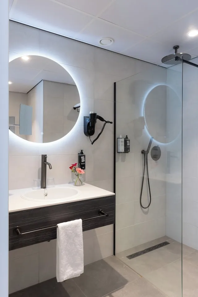 غرفة ديلوكس بسرير مزدوج بشرفة، Ibis Styles Den Haag Scheveningen 7/10
