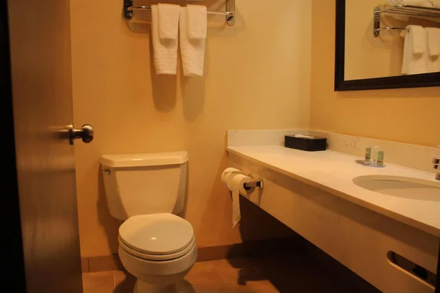 Room, 2 King Beds, Best Western Sunridge Inn & Conference Center 5/6