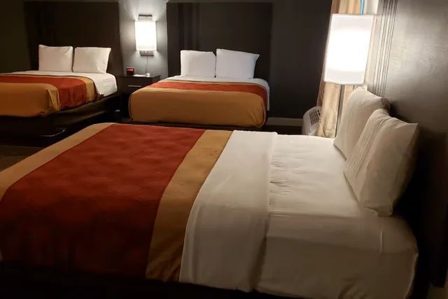 غرفة بسرير مزدوج لذوي الإعاقة، Econo Lodge Donalsonville, GA 1/2