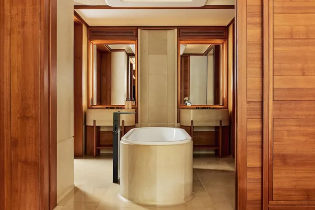 جناح جونيور بسرير كينج بشرفة، THE BERKELEY HOTEL 7/7