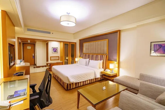 غرفة ديلوكس بسرير كينج، Radisson Blu Hotel Indore 2/10