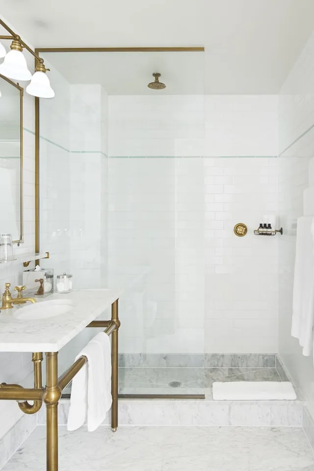 جناح بسرير كينج، The Bowery Hotel 1/1