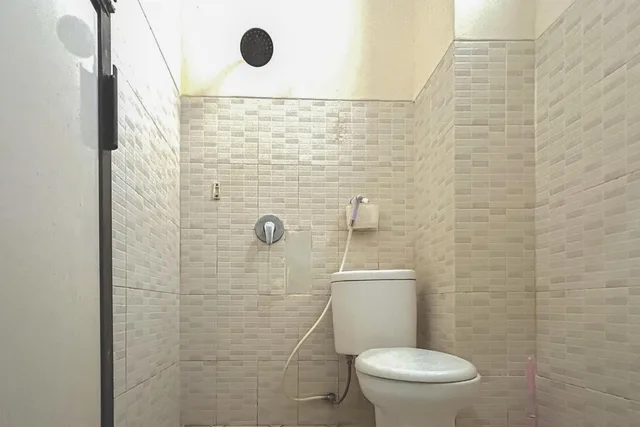 غرفة قياسية بسرير مزدوج، OYO 3802 Wisma Cahaya Abadi 2/3
