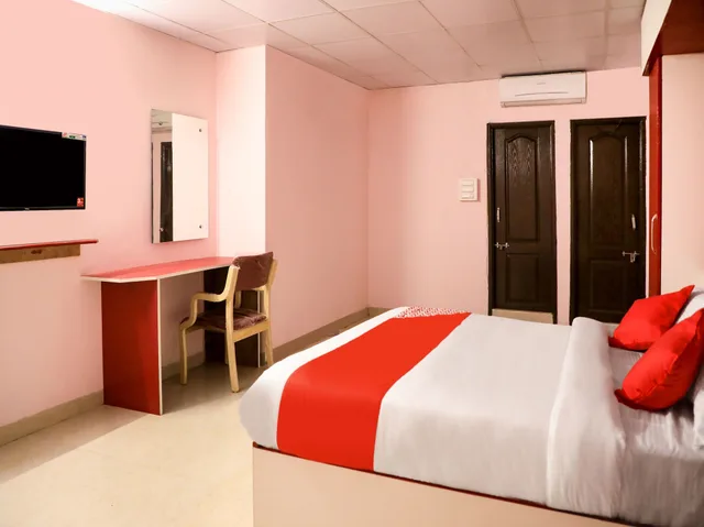 Room, Twin Beds, Oyo 13746 Mint Leaves 2/6