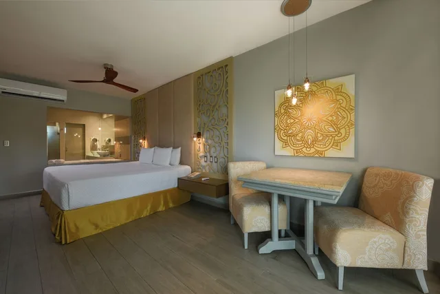 Swim Up, Premier, Junior Suite, King Bed، El Dorado Royale A Spa Resort All Inclusive 3/5