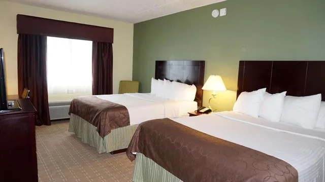 جناح بسرير كوين مع أريكة، Best Western Airport Inn And Suites Cleveland 3/10