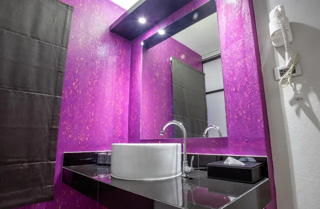 Canal, Deluxe, Triple, 1 Double and 1 Single Bed، Nouvo City Hotel 5/5