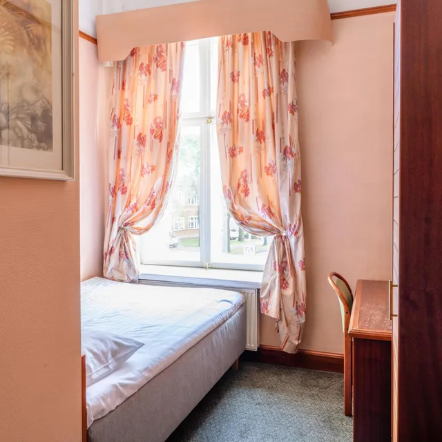 غرفة مفردة، Victoria Hotel 1/8