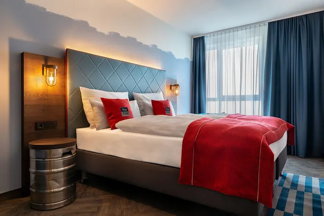 غرفة بسرير كوين لذوي الإعاقة، Holiday Inn - the niu, Keg Hamburg Ost, an IHG Hotel 2/6