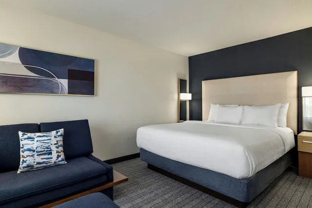 غرفة بسرير كينج، Courtyard by Marriott Richmond Chester 4/10