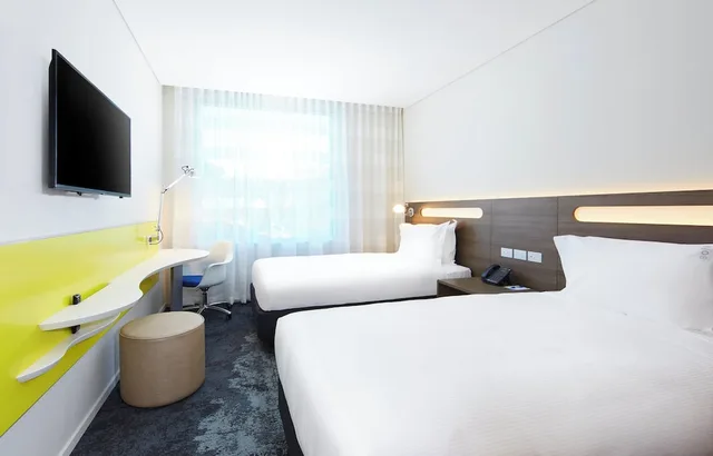 Standard, Twin Beds, Holiday Inn Express Sydney Macquarie Park 4/10