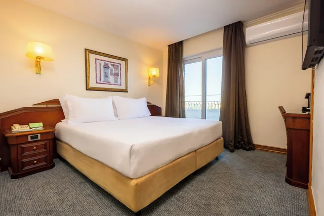غرفة سوبيريور بسريرين منفصلين بشرفة، Sana Rex Hotel 4/6