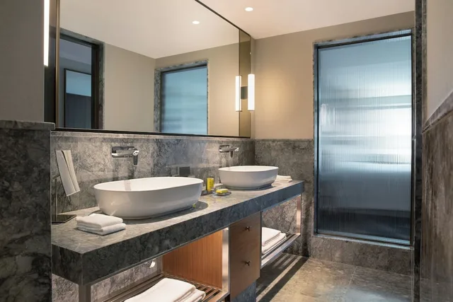 غرفة تنفيذية بسرير مزدوج بإطلالة على البحر، Izmir Marriott 5/5