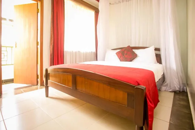 غرفة قياسية بسرير كوين بإطلالة على المدينة بشرفة، Desmond Tutu Guest House 1/3