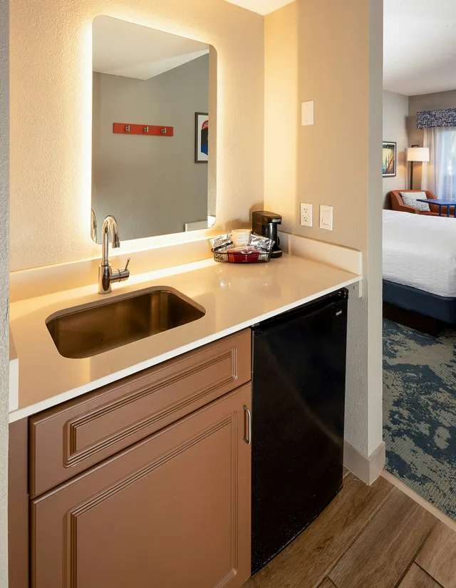 غرفة بسرير كينج بإطلالة على المدينة، Hampton Inn and Suites St. Augustine-Vilano Beach 4/8