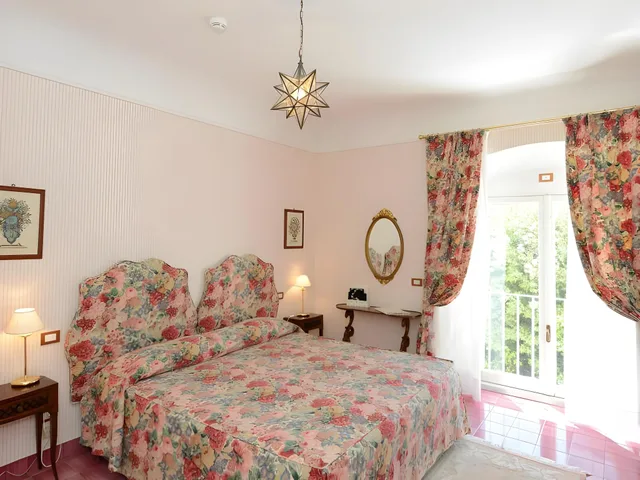 غرفة كلاسيكية مفردة بسرير مزدوج، Augustus Hotel and Resort 1/1