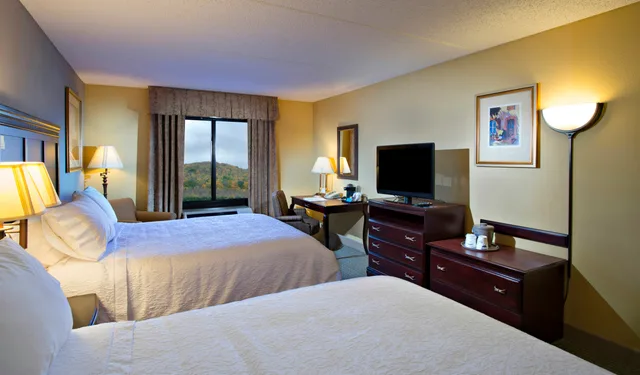غرفة بسريرين كوين لذوي الإعاقة، Hampton Inn Bennington 1/4
