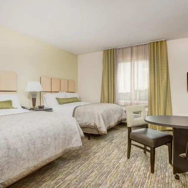 جناح استوديو، Candlewood Suites Cut Off 1/4