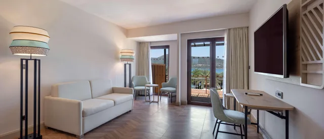 جناح بسرير مزدوج بغرفة نوم واحدة بإطلالة، DoubleTree by Hilton Bodrum Isil Club Resort 4/9