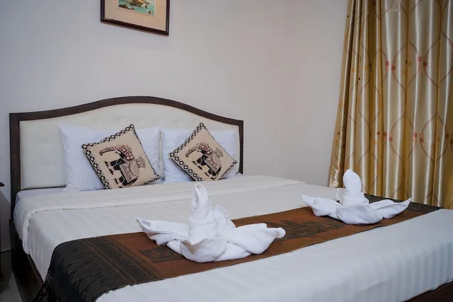 Standard, King Bed, Silver Mounts Hotel 5/7