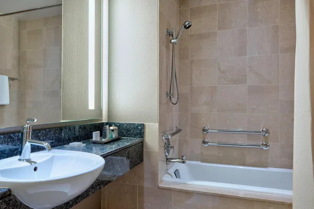 غرفة رباعية بسريرين كوين بإطلالة على المدينة، JW Marriott Hotel Grand Rapids 5/5