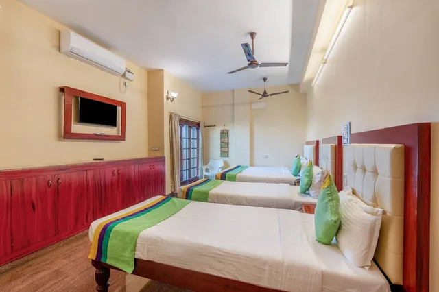 غرفة بريميوم بسرير مزدوج أو سريرين منفصلين، Treebo Grace Inn 4/4