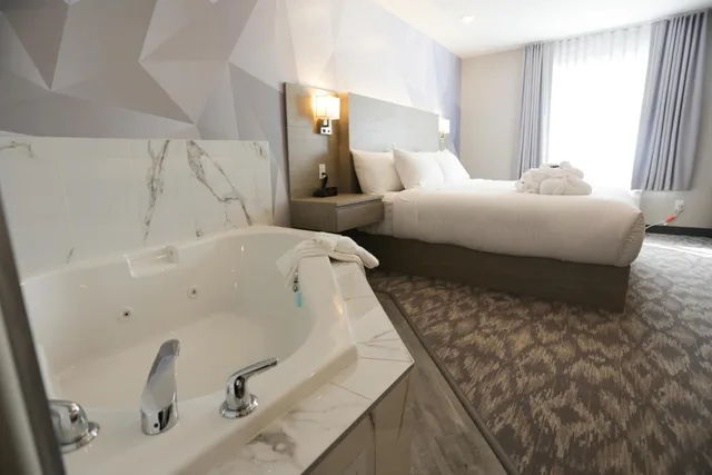 جناح بسرير كينج مع أريكة، Days Inn by Wyndham Calgary North Balzac 8/10