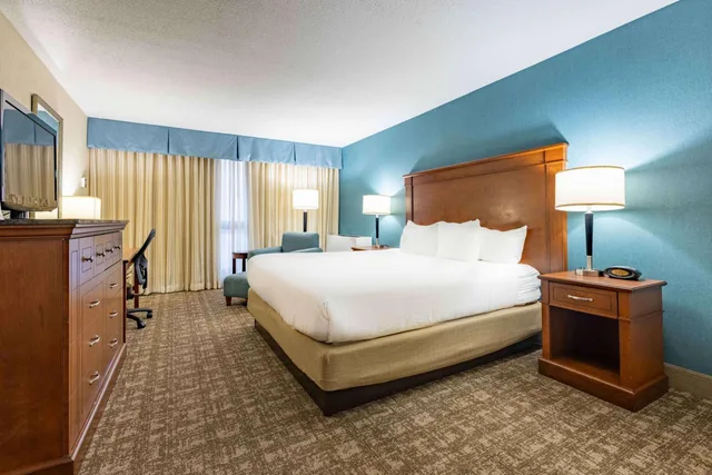 غرفة سوبيريور بسرير كينج، Pear Tree Inn St Louis Near Union Station 3/4