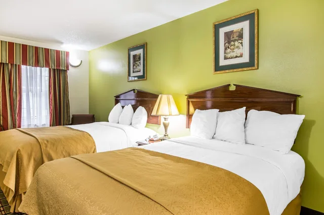 غرفة بسريرين مزدوجين، Quality Inn Eastman 3/6