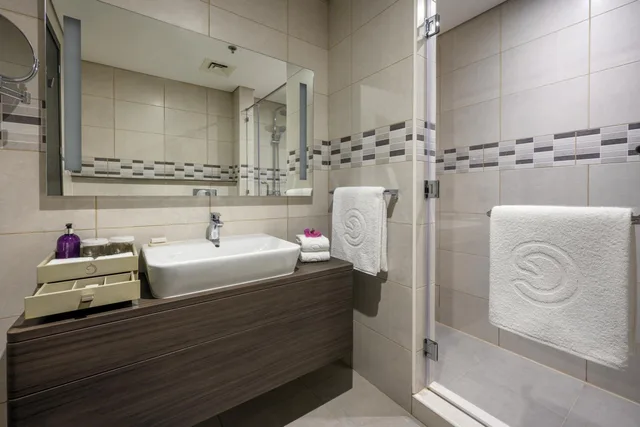 إقامة تنفيذية بسرير كينج بإطلالة على المدينة بغرفتي نوم، Centara West Bay Hotel and Residences Doha 4/4