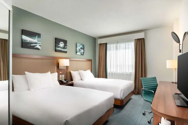 غرفة عائلية بسريرين، Hilton Garden Inn London Heathrow Airport 4/6
