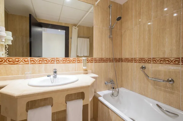غرفة اقتصادية، Leonardo Hotel Torremolinos Costa del Sol 2/3