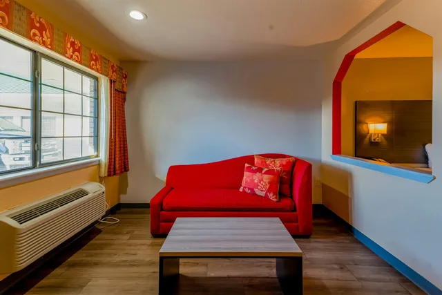 غرفة بريميوم بسرير كينج، Oyo Hotel Yoakum West 5/9