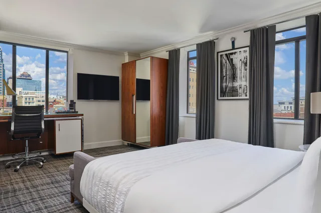 غرفة بسرير كينج، Le Méridien Indianapolis 2/5